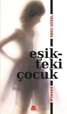 Eşikteki Çocuk | Kırmızı Kedi