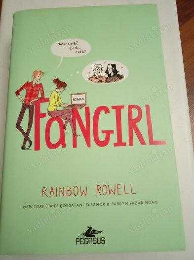 Fangirl - Rainbow Rowell kitap kapağı