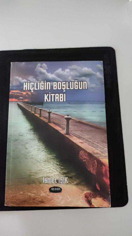 Hiçliğin Boşluğun Kitabı - İsmet Işık kitap kapağı