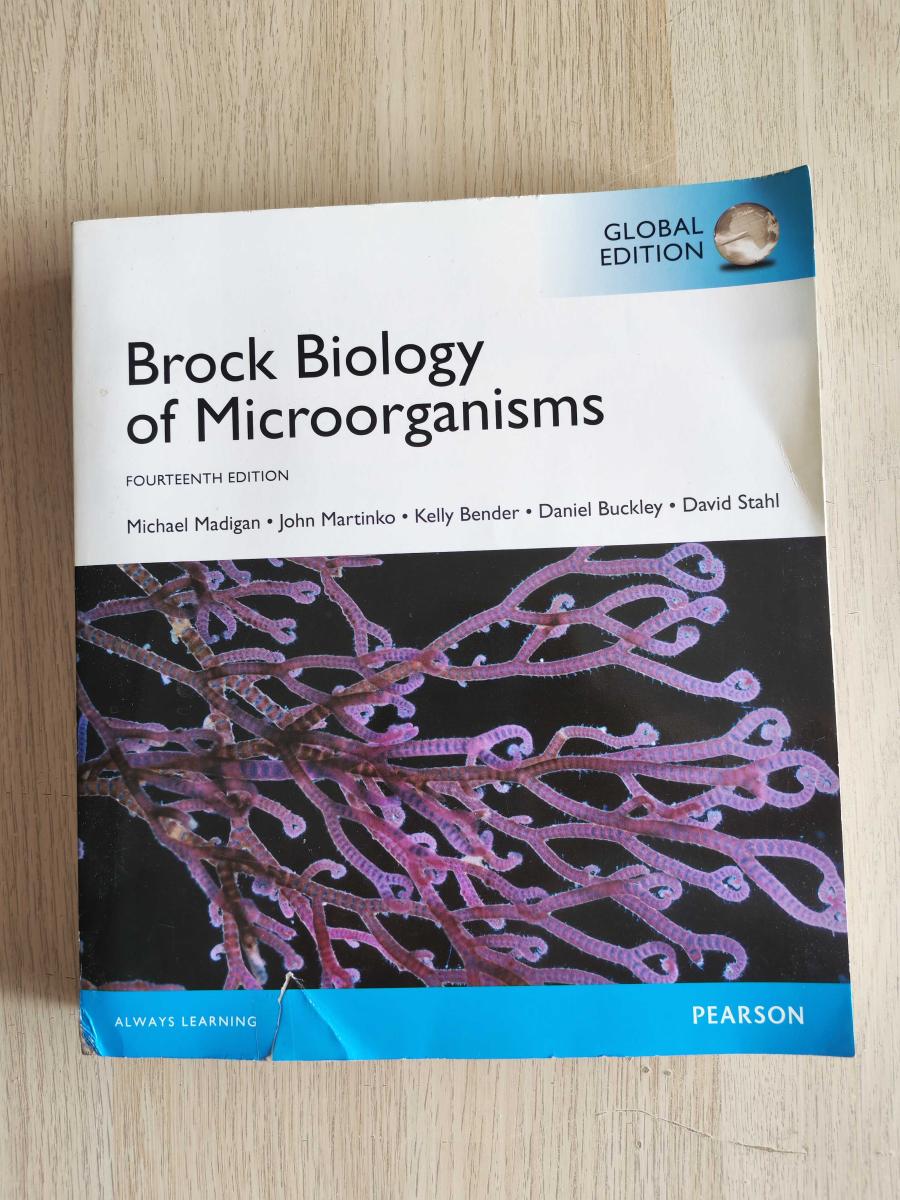 Brock Biology Of Microorganisms Fourteenth Edition - MİCHAEL MADİGAN - JOHN MARTİNKO - KELLY BENDER - DANİEL BUCKLEY - DAVİD STAHL kitap kapağı