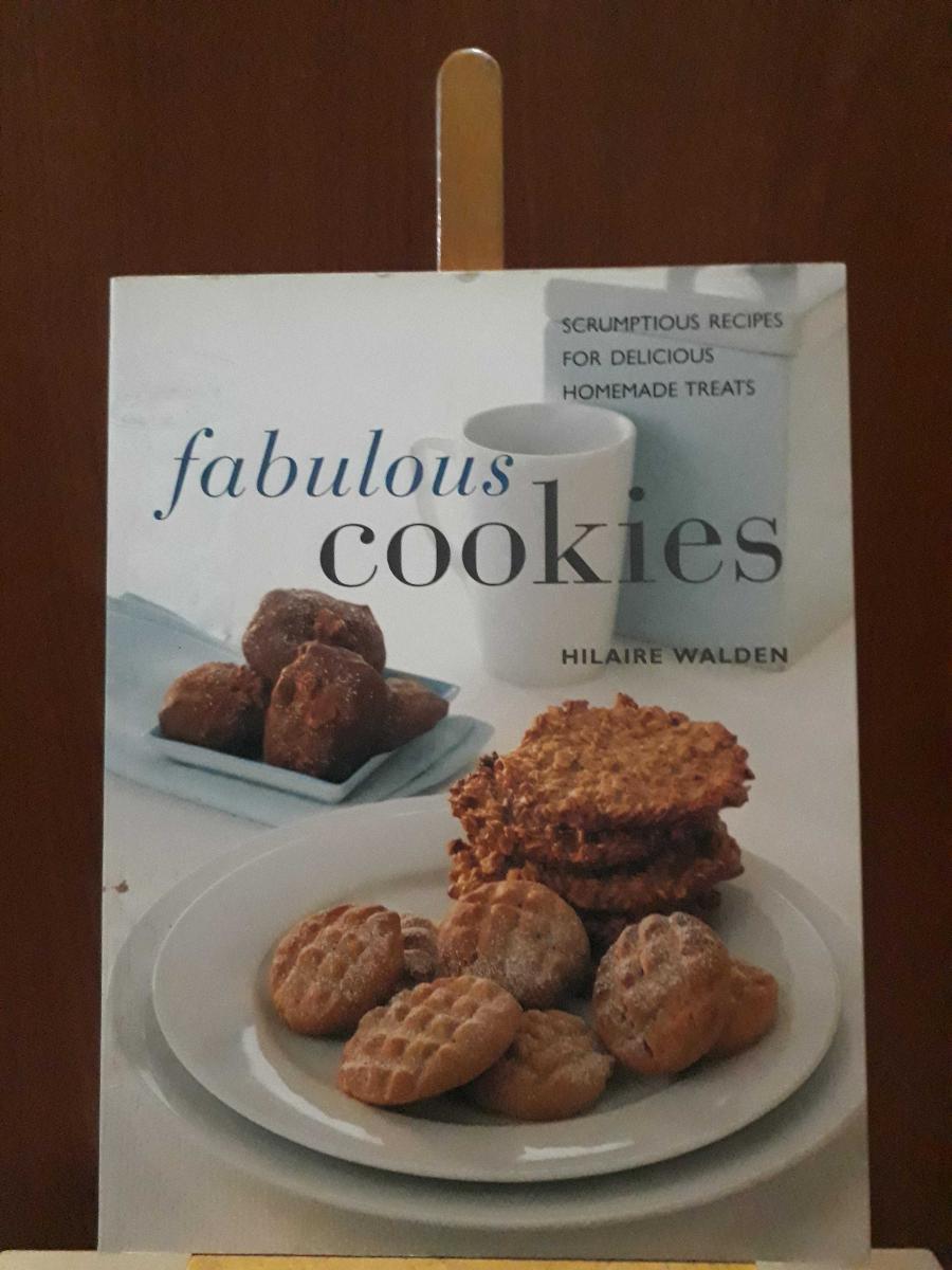 Fabulous Cookies Scrumptious Receipes for Delicious Homemade Treats - Hilarie Walden kitap kapağı