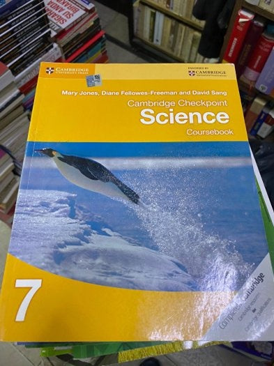 Cambridge Checkpoint Science coursebook 7 - Jones - Fellowes Freeman - Sang kitap kapağı