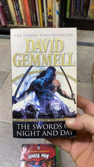 The Swords Of Night And Day - David Gemmell kitap kapağı