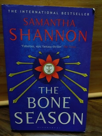 The Bone Season - Samantha Shannon kitap kapağı