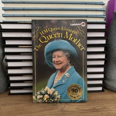 The Queen Mother - Lan A. Morrison kitap kapağı