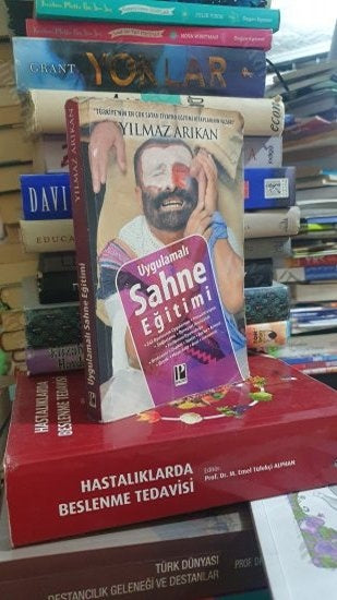 Uygulamalı Sahne Eğitimi - Yılmaz Arıkan kitap kapağı