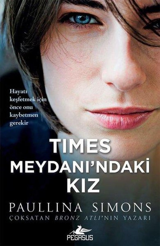Times Meydanı'ndaki Kız | Pegasus (İnce Kapak)