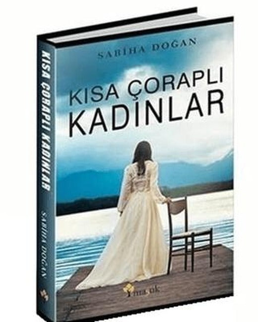 Kısa Çoraplı Kadınlar