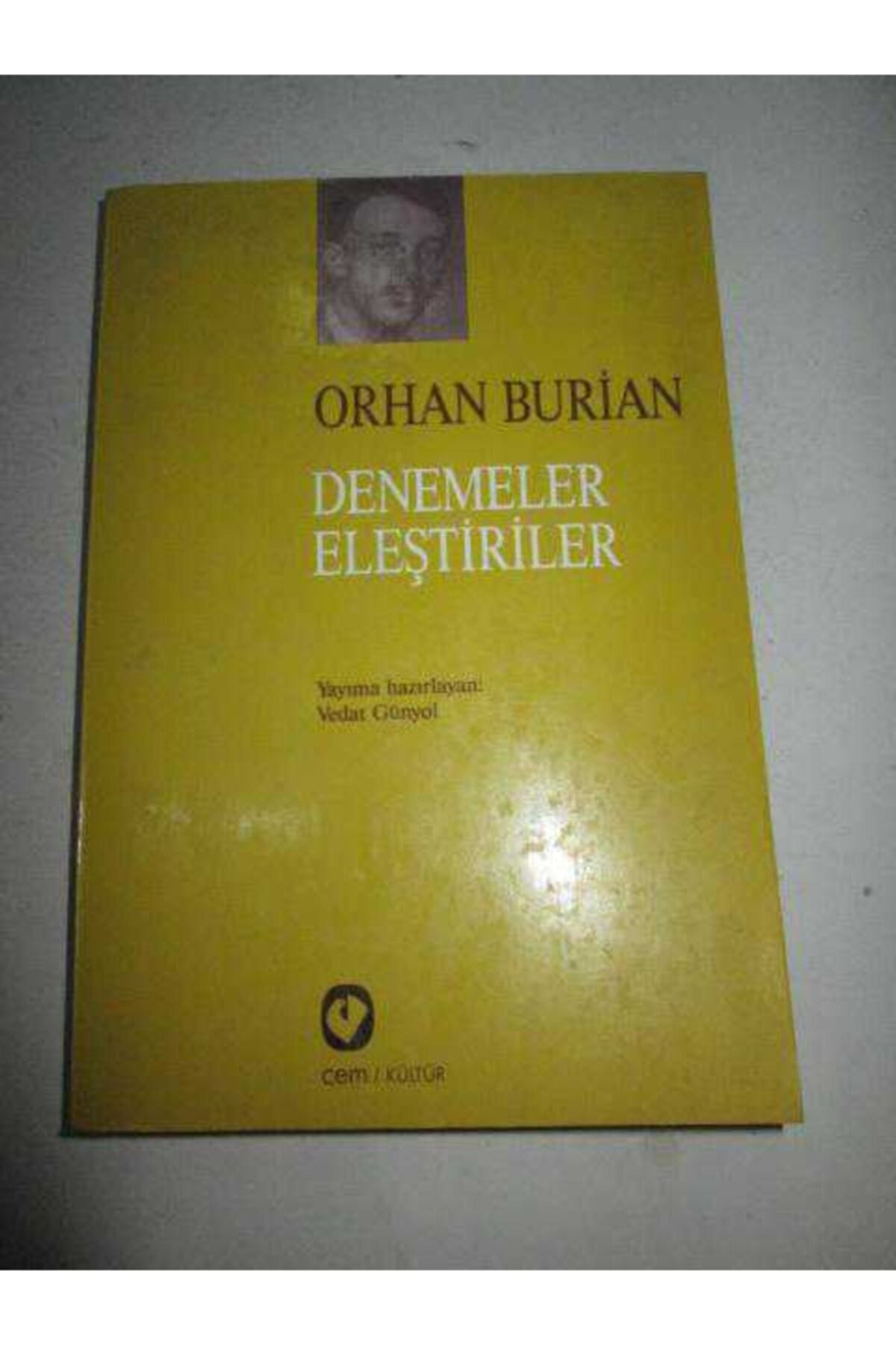 Denemeler Eleştiriler Orhan Burian kitap kapağı