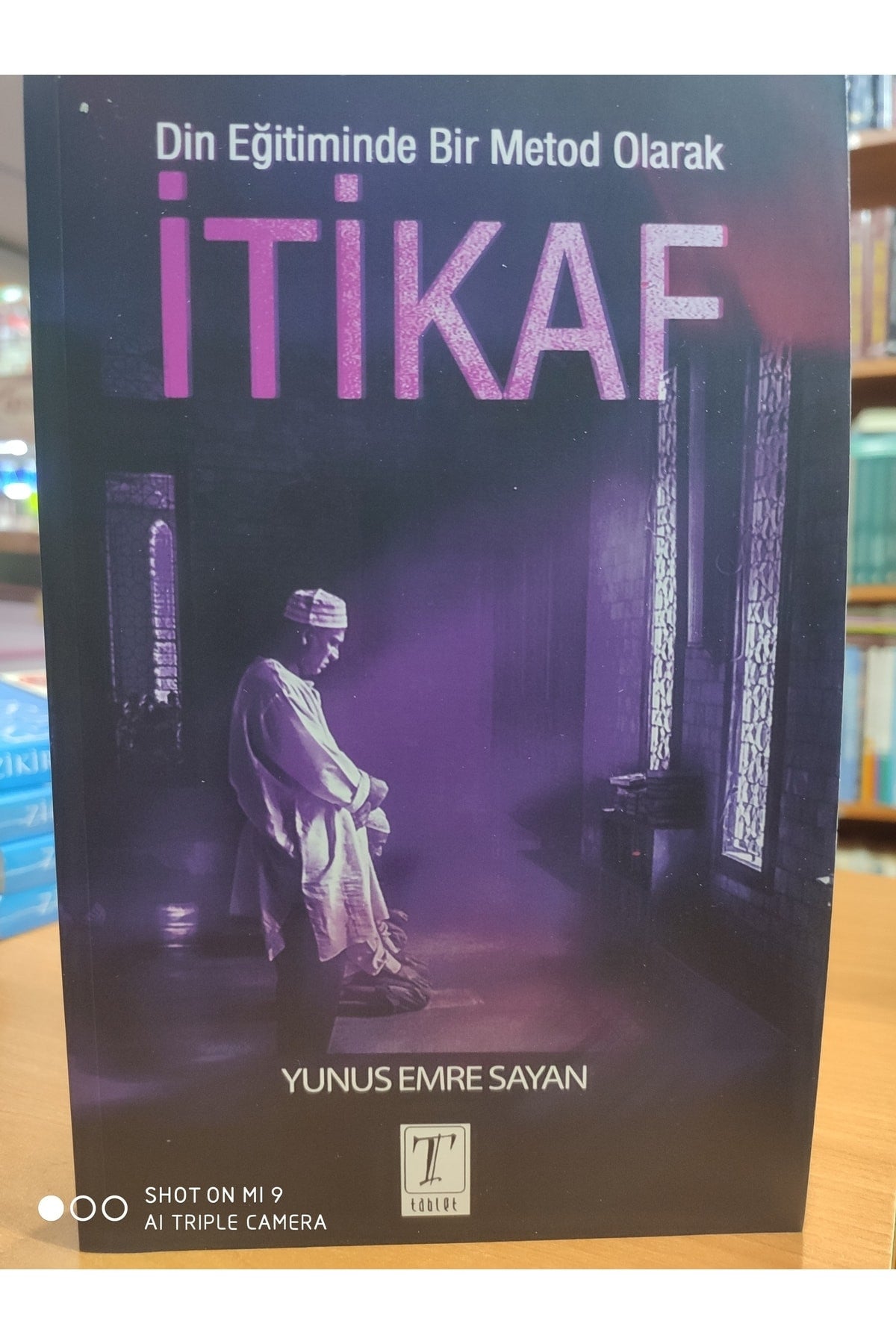 Din Eğitiminde Bir Metod Olarak Itikaf / Yunus Emre Sayan kitap kapağı