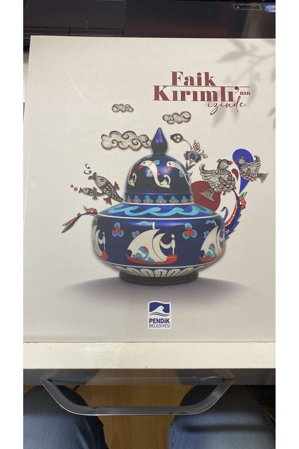 Faik Kırımlı'Nın İzinde / Ömrünü Kırmızı Renge Adayan Adam kitap kapağı
