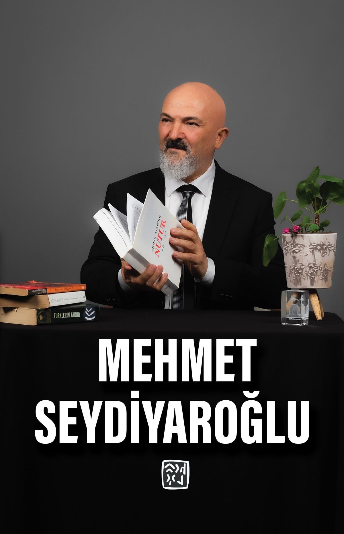 Mehmet Seydiyaroğlu - Mehmet Seydiyaroğlu kitap kapağı