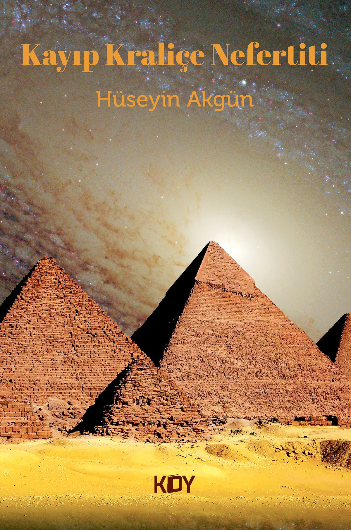 Kayıp Kraliçe Nefertiti - Hüseyin Akgün kitap kapağı