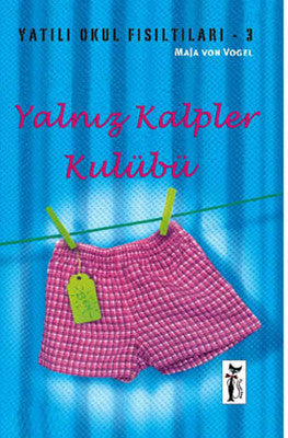 Yalnız Kalpler Kulübü - Yatılı Okul Fısıltıları-3 | Çizmeli Kedi