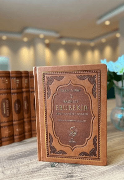 I. Halife Hz. Ebubekir ra. Hayatı, Şahsiyeti, ve Dönemi (Termo Deri) - Prof. Ali Muhammed Sallabi kitap kapağı