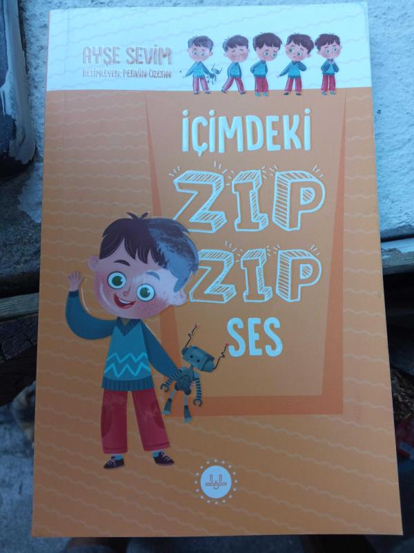 İçimdeki Zıp Zıp Ses - Ayşe Sevim kitap kapağı