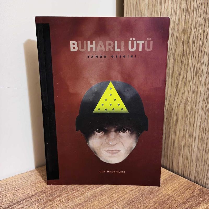 Buharlı Ütü Zaman Gezgini - Hasan Akyıldız kitap kapağı