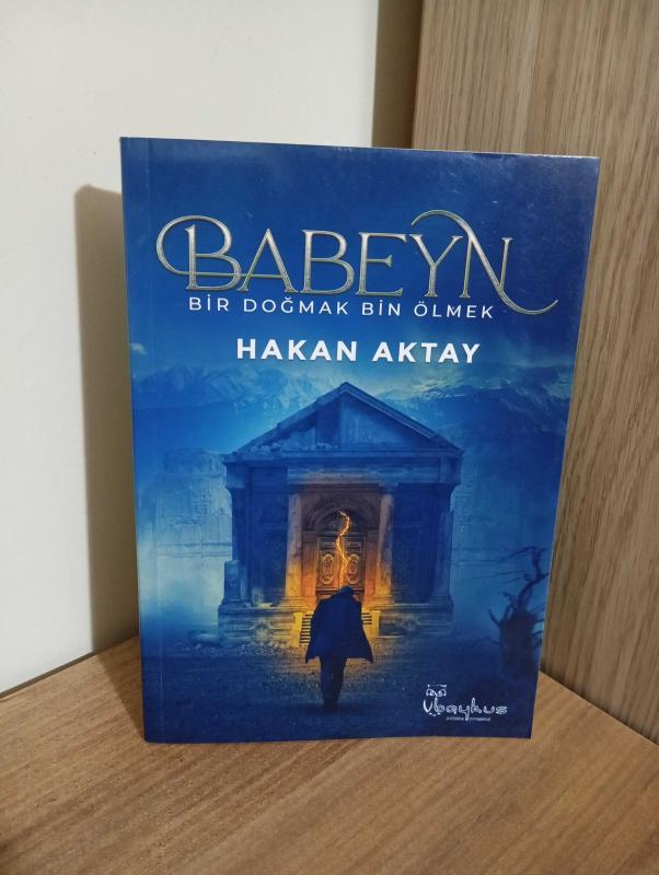 Babeyn Bir Doğmak Bin Ölmek - Hakan Aktay kitap kapağı
