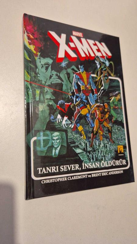 X-Men - Tanrı Sever İnsan Öldürür (Ciltli, Sert Kapak) - Chris Cleremont, Brent Eric Anderson kitap kapağı