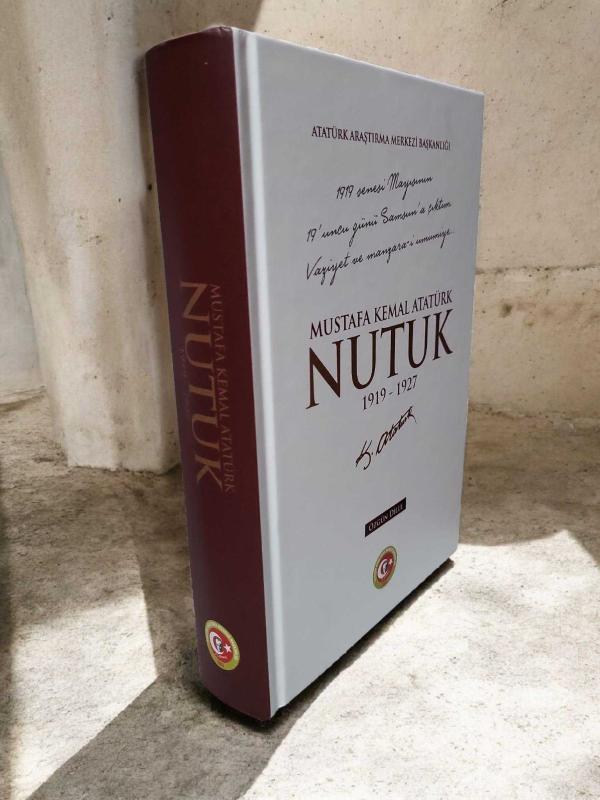 Nutuk - Özgün Dille (Orijinal, Ciltli) - Mustafa Kemal Atatürk kitap kapağı