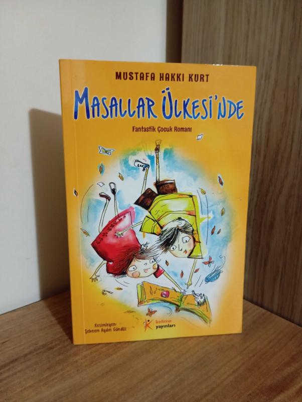 Masallar Ülkesi'nde - Mustafa Hakkı Kurt kitap kapağı