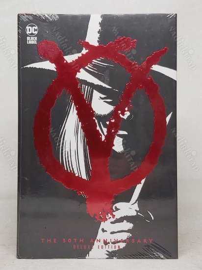 V For Vendetta 30th Anniversary (Hardcover Deluxe Edition) - Alan Moore kitap kapağı
