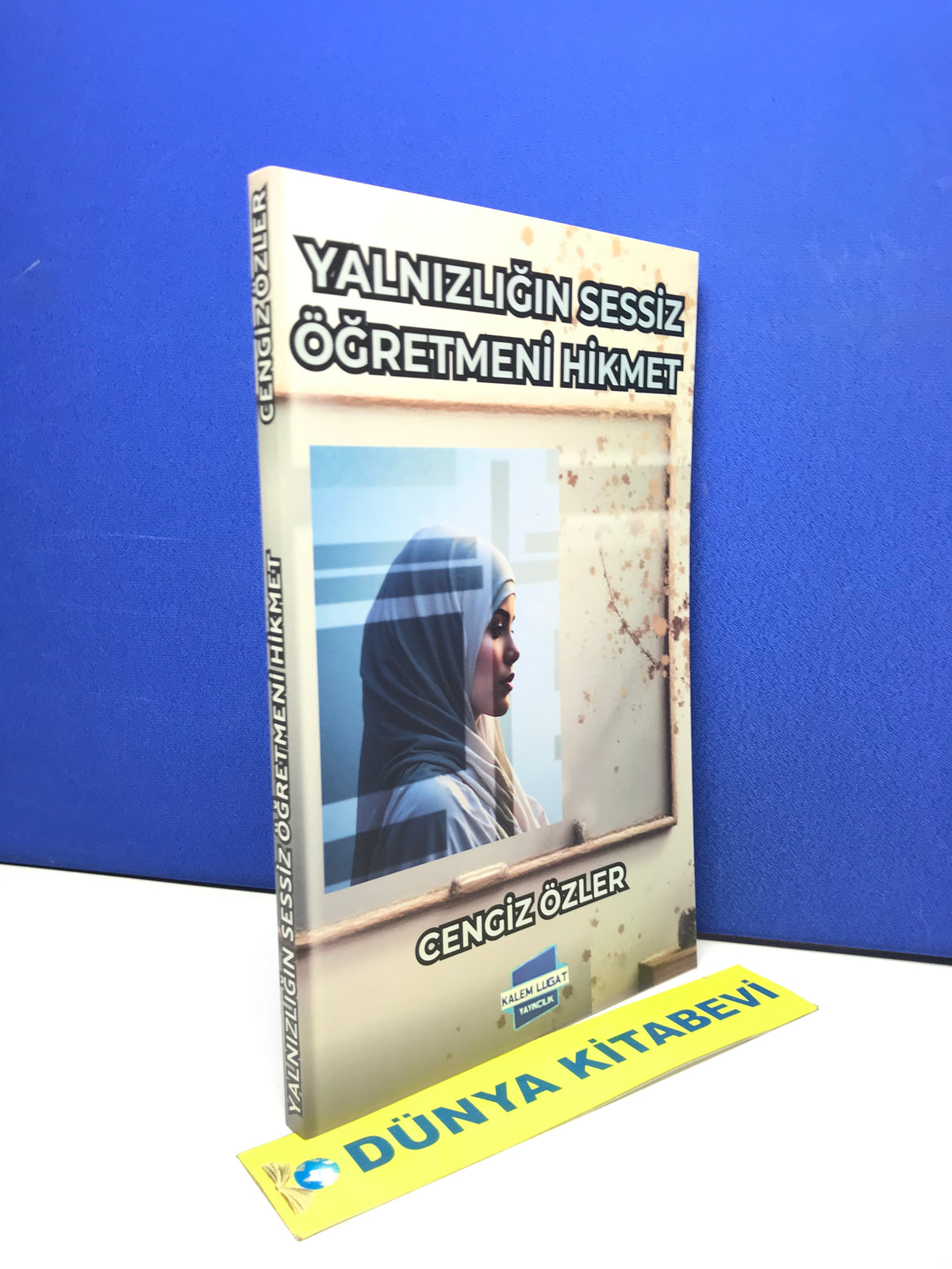 Yalnızlığın Sessiz Öğretmeni Hikmet - Cengiz Özler kitap kapağı