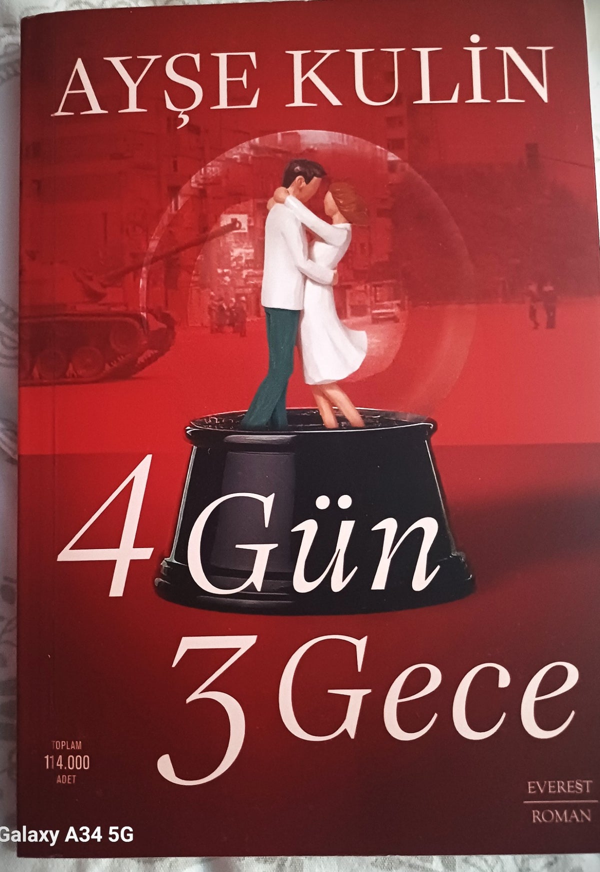 4 Gün 3 Gece - AYŞE KULİN kitap kapağı