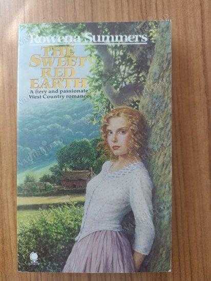 The Sweet Red Earth - Rowena Summers kitap kapağı