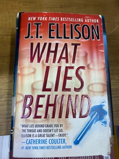What Lies Behind J.T. Ellison - J.T. Ellison kitap kapağı