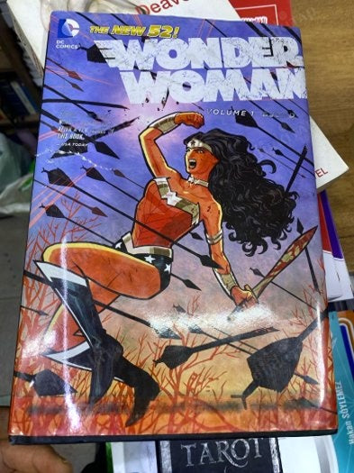 Wonder Woman Volume 1: Blood - Brian Azzarello kitap kapağı