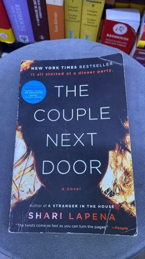 The Couple Next Door Shari Lapena - Shari Lapena kitap kapağı
