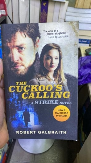 The Cuckoo's Calling: Cormoran Strike Book 1 - robert galbraith kitap kapağı