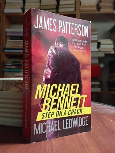 Step on a Crack - Michael Bennett Book 1 - James Patterson, Michael Ledwidge kitap kapağı