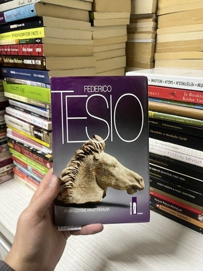 Atlar Üzerine Araştırmalar - Federico Tesio kitap kapağı