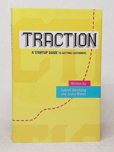 Traction: A Startup Guide to Getting Customers - HARDCOVER - Gabriel Weinberg- Justin Mares kitap kapağı
