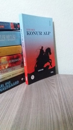 Zor Bey Konur Alp - İlhan Akın kitap kapağı