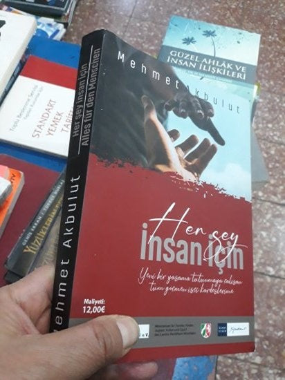 İmzalı - Her Şey İnsan İçin / Alles für den Menschen ( çift taraflı iki dilli kitap ) - Mehmet Akbulut kitap kapağı