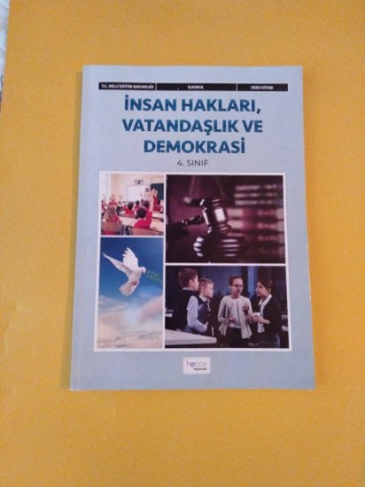 İNSAN HAKLARI, VATANDAŞLIK VE DEMOKRASİ 4. Sınıf Ders Kitabı (2024) - TOLGAHAN AYANTAŞ kitap kapağı