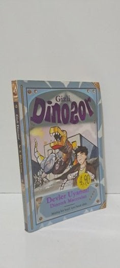 Devler Uyandı - Gizli Dinozor - N.S Blackman kitap kapağı