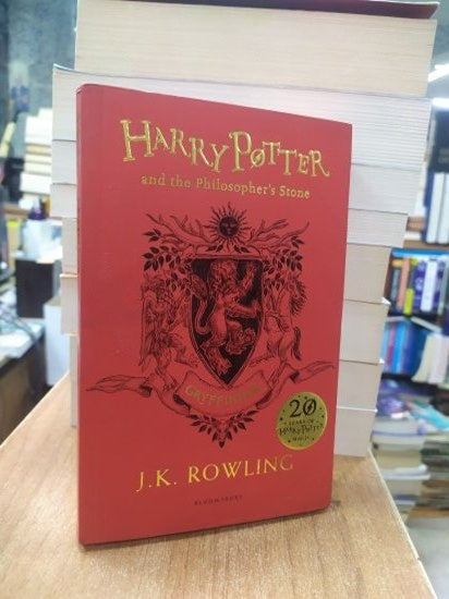 Harry Potter and the Philosopher's - J. K. Rowling kitap kapağı