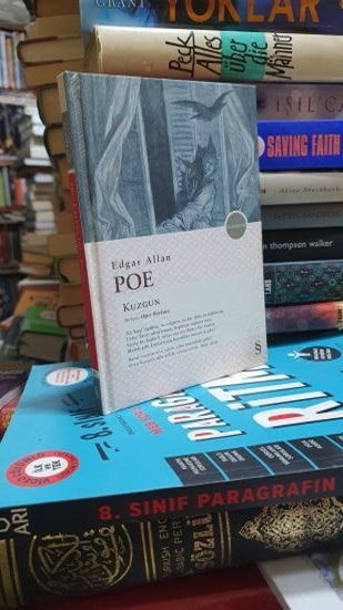 Kuzgun - Edgar Allan Poe kitap kapağı