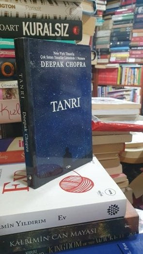Tanrı - Deepak Chopra kitap kapağı