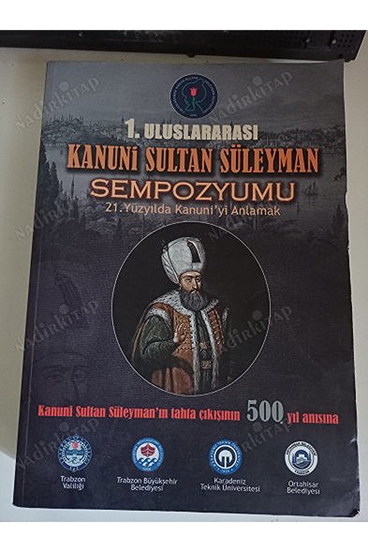 1.Uluslararası Kanuni Sultan Süleyman Sempozyumu kitap kapağı