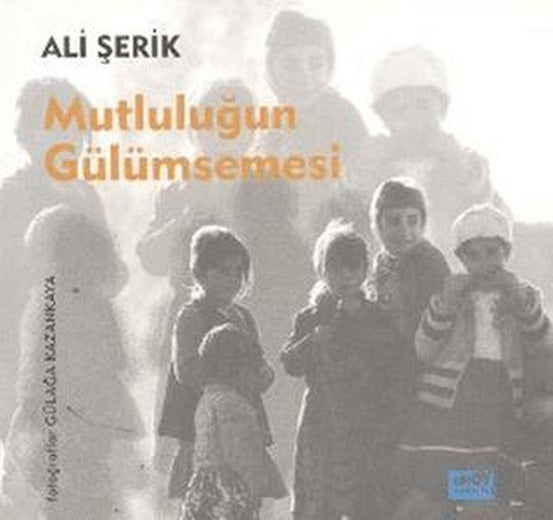 Mutluluğun Gülümsemesi | Broy Yayınları (Ciltsiz)
