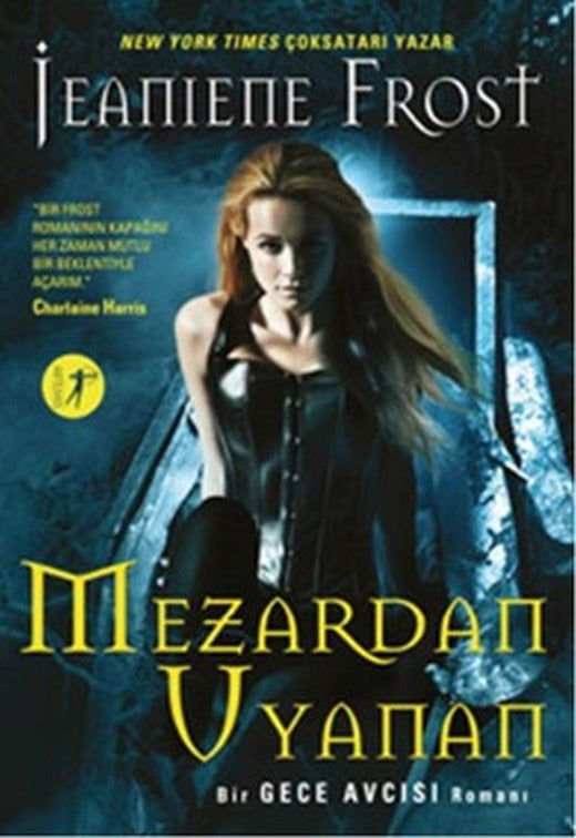Mezardan Uyanan | Artemis Yayınları
