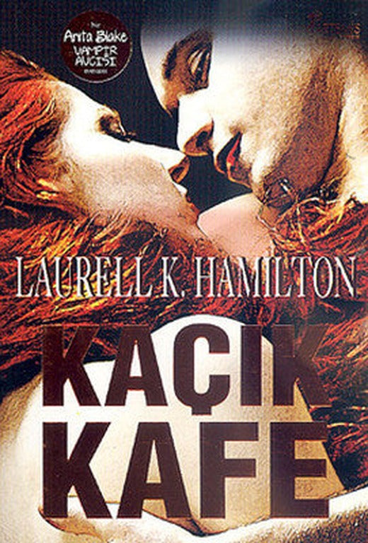 Kaçık Kafe | Artemis Yayınları