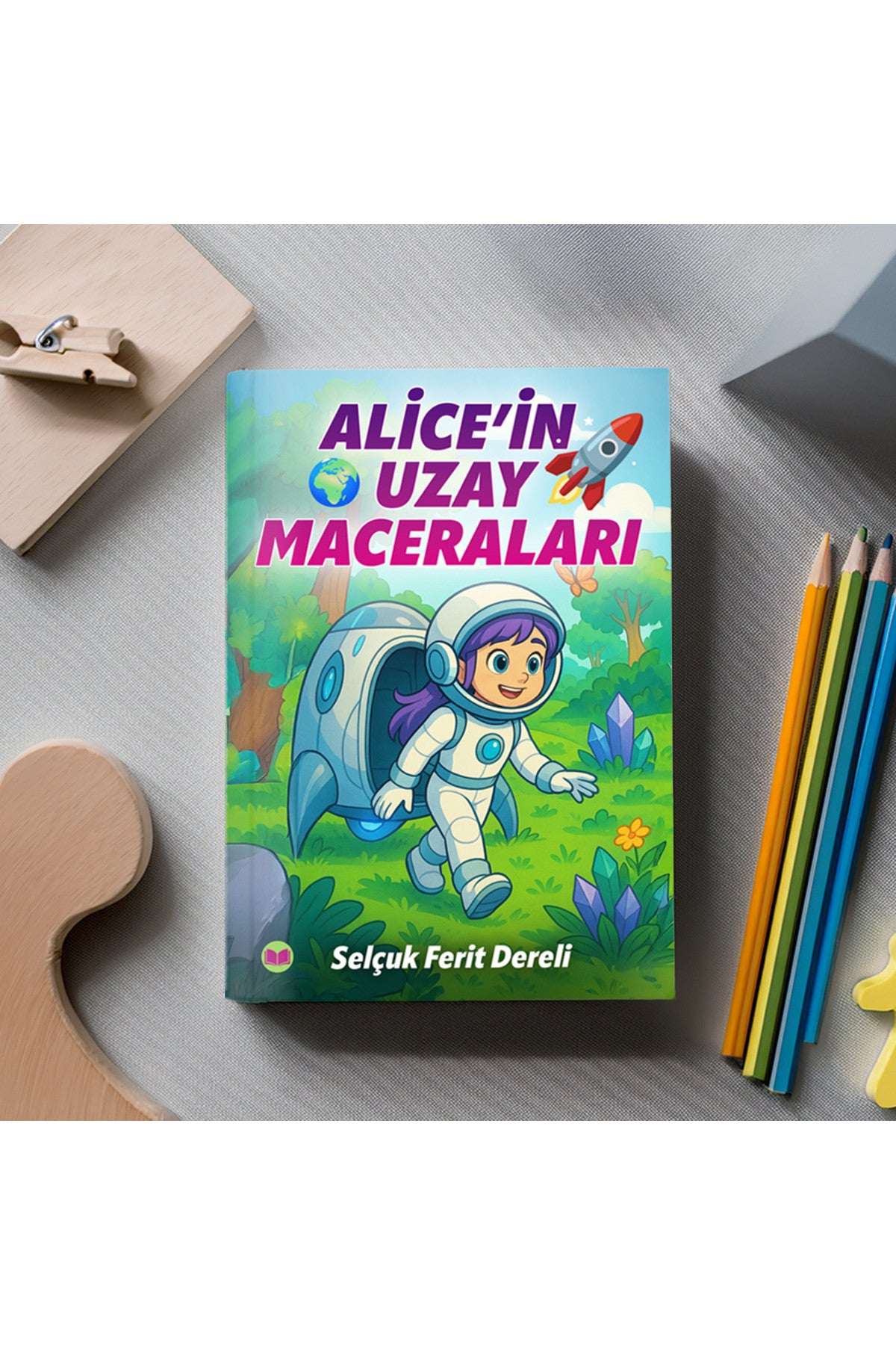 Alice'İn Uzay Maceraları kitap kapağı