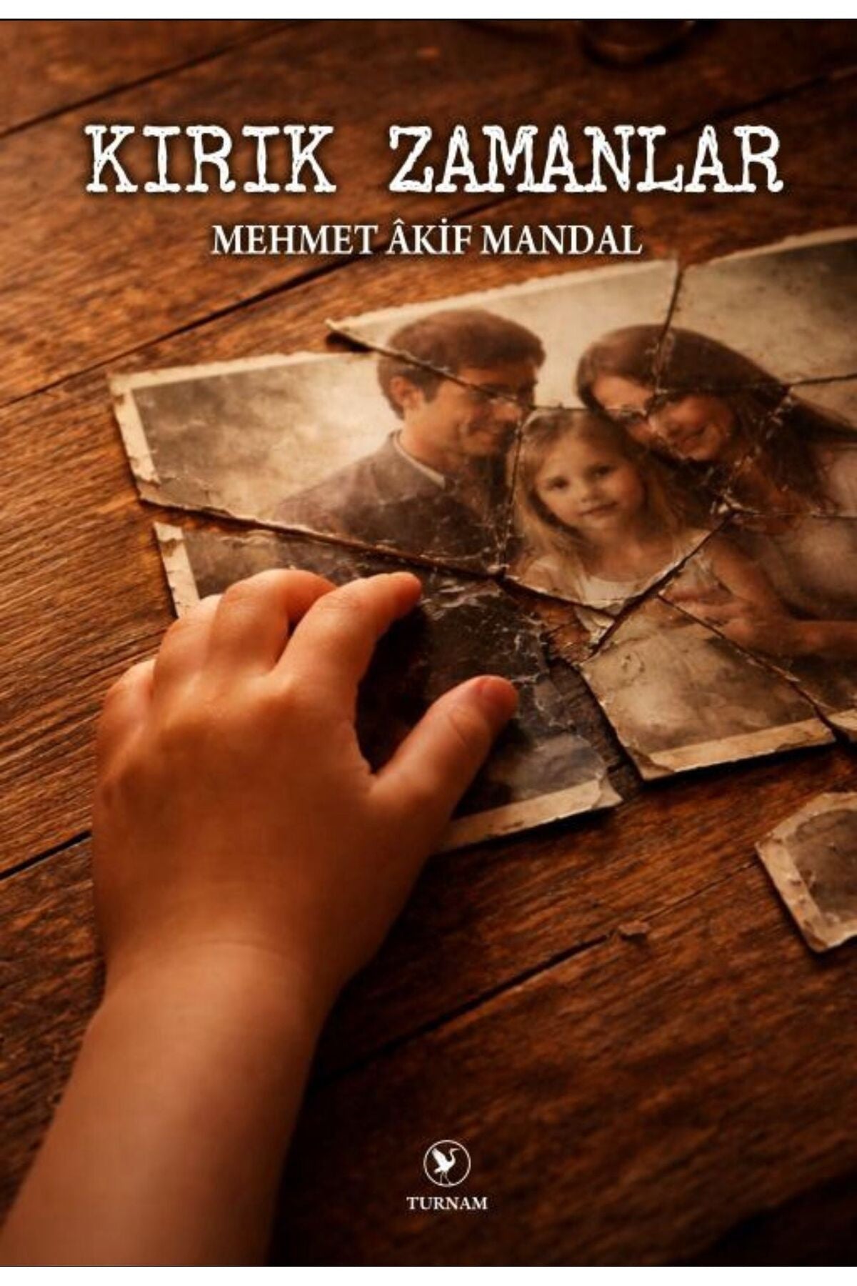 Kırık Zamanlar kitap kapağı