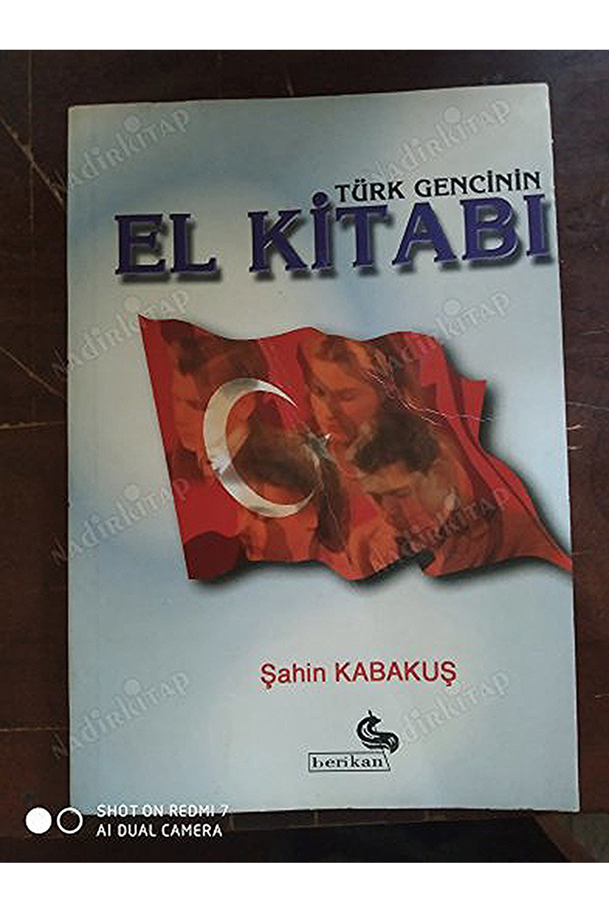 Türk Gencinin El Kitabı - Şahin Kabakuş kitap kapağı